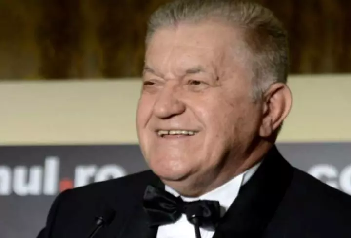 Ce sfat a primit Adela Popescu de la tatăl ei, înainte de a treia naștere: "Vă trec tinerețile, așa că..."