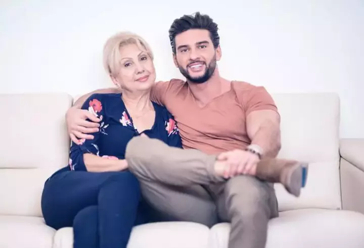 Florin Chilian și-a vândut lucrurile din casă pentru a investi în muzică: „Am rămas doar cu uşa de la intrare şi cu o cadă veche”