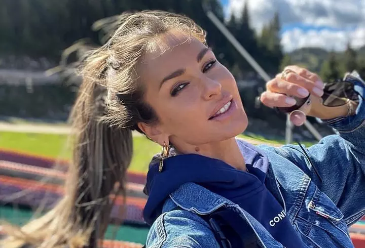 Ce sfat a primit Adela Popescu de la tatăl ei, înainte de a treia naștere: "Vă trec tinerețile, așa că..."