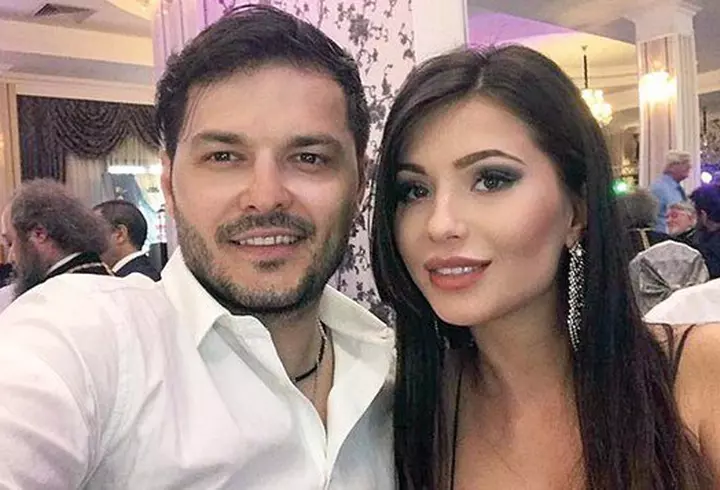 Ce sfat a primit Adela Popescu de la tatăl ei, înainte de a treia naștere: "Vă trec tinerețile, așa că..."