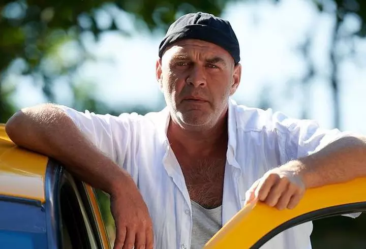 Florin Chilian și-a vândut lucrurile din casă pentru a investi în muzică: „Am rămas doar cu uşa de la intrare şi cu o cadă veche”