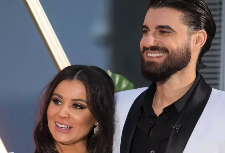 Elena Udrea și soțul ei, evacuați de urgență din hotel, din cauza incendiului din Mykonos