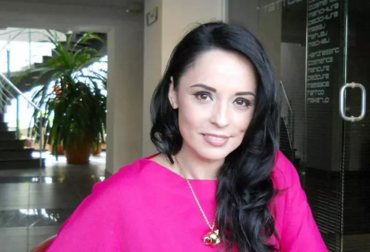 Elena Udrea și soțul ei, evacuați de urgență din hotel, din cauza incendiului din Mykonos