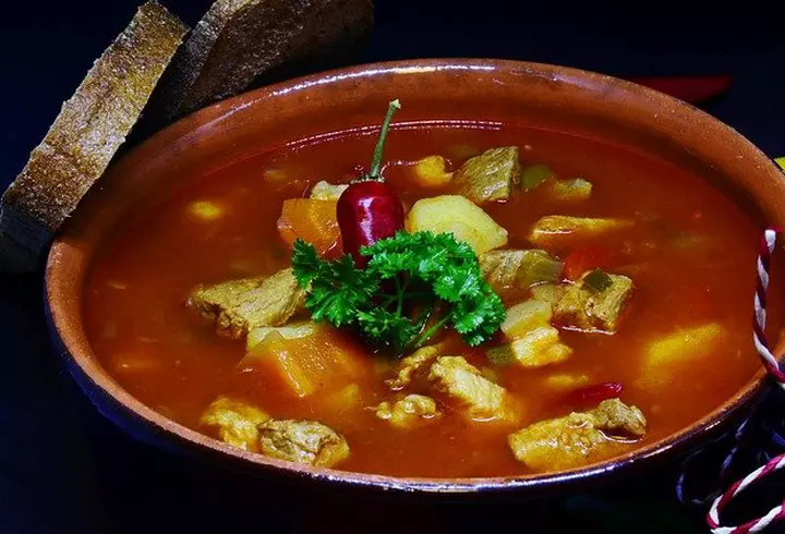 Rețetă de pandișpan cu vișine. Un desert delicios