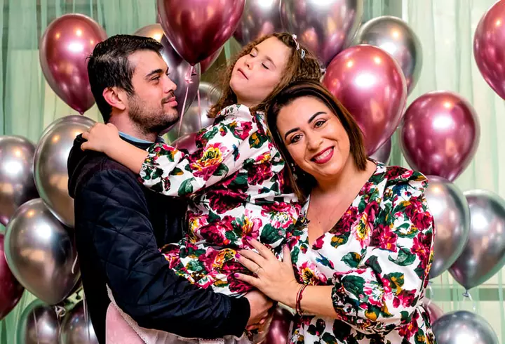 Elena Udrea și soțul ei, evacuați de urgență din hotel, din cauza incendiului din Mykonos