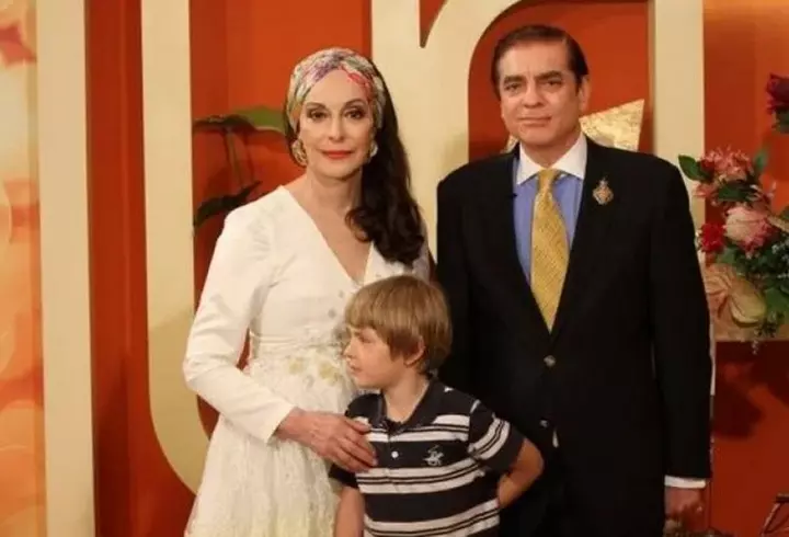 Elena Udrea și soțul ei, evacuați de urgență din hotel, din cauza incendiului din Mykonos