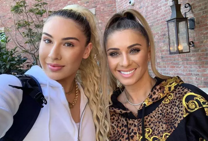 Cine este și cum arată sora Andreei Marin. Cristina e femeie de afaceri