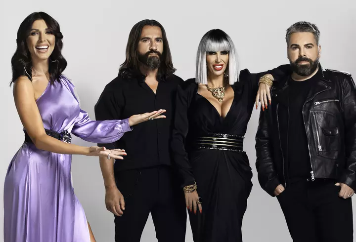 Laura Bretan de la Românii au Talent, premiată cu Discul de Aur pentru primul album. Alături de ce mare artiști a cântat