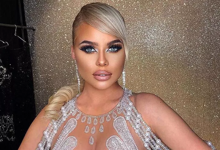 Laura Bretan de la Românii au Talent, premiată cu Discul de Aur pentru primul album. Alături de ce mare artiști a cântat