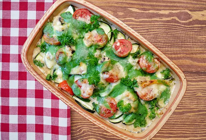 Prăjitură cu caise și iaurt. Cea mai simplă rețetă