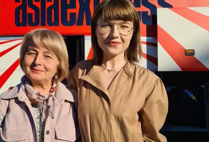 Laura Bretan de la Românii au Talent, premiată cu Discul de Aur pentru primul album. Alături de ce mare artiști a cântat