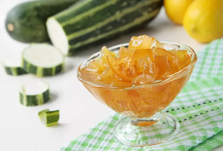 Pizza cu blat de dovlecei. Rețetă simplă și dietetică