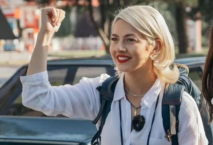 Laura Bretan de la Românii au Talent, premiată cu Discul de Aur pentru primul album. Alături de ce mare artiști a cântat