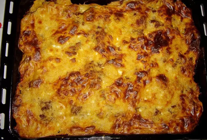 Prăjitură cu caise și iaurt. Cea mai simplă rețetă