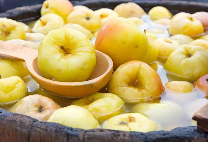 Prăjitură cu caise și iaurt. Cea mai simplă rețetă