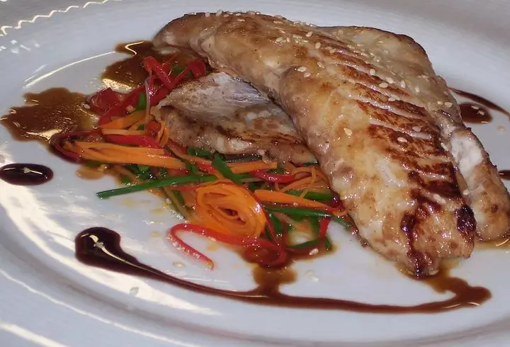 Pizza cu blat de dovlecei. Rețetă simplă și dietetică