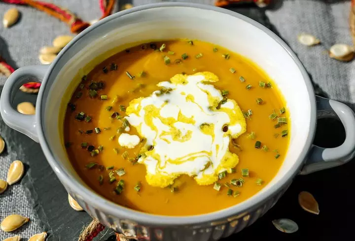 Prăjitură cu caise și iaurt. Cea mai simplă rețetă