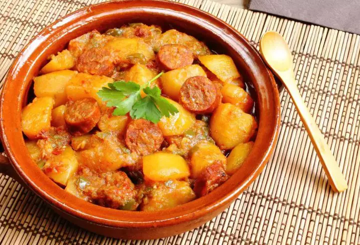 Prăjitură cu caise și iaurt. Cea mai simplă rețetă