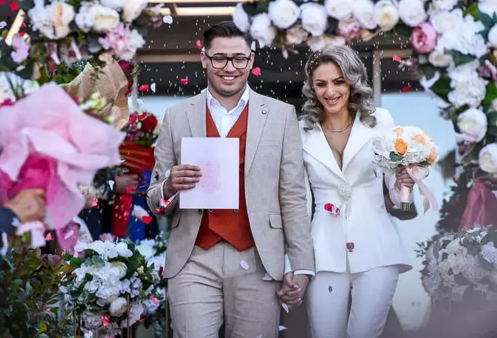 Ce schimbări de look a făcut Mihaela Rădulescu pentru show-ul Masked Singer. Imagini din culisele show-ului