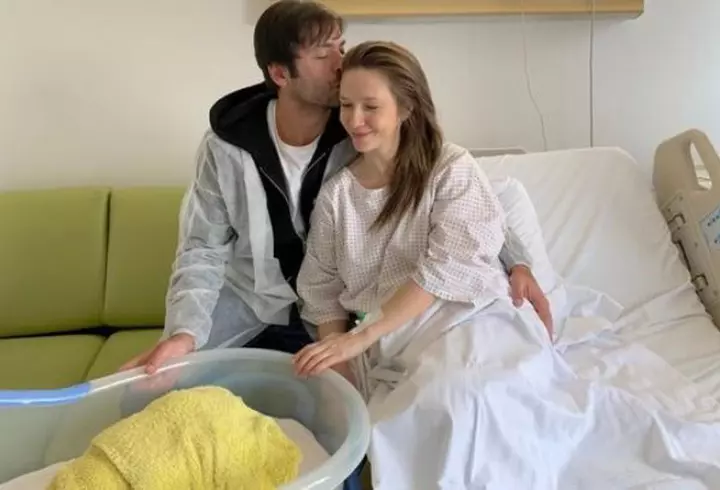 Oana Roman, mărturisiri dureroase despre relația cu tatăl ei: „Nu mai sunt fata lui Petre Roman”