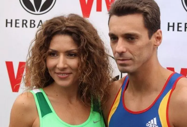 Adela Popescu a postat o imagine emoționantă cu tatăl ei. Doru Popescu și-a serbat ziua de naștere: „Te iubim”