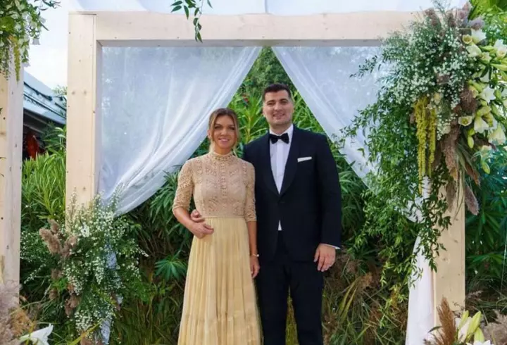 Oana Roman, mărturisiri dureroase despre relația cu tatăl ei: „Nu mai sunt fata lui Petre Roman”