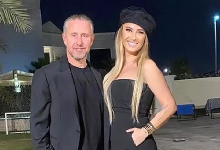 Oana Roman, mărturisiri dureroase despre relația cu tatăl ei: „Nu mai sunt fata lui Petre Roman”