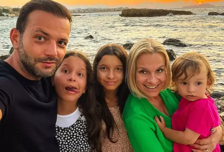 Cum se simte Elena Merișoreanu, internată cu COVID-19: „Mai stau o săptămână-două”