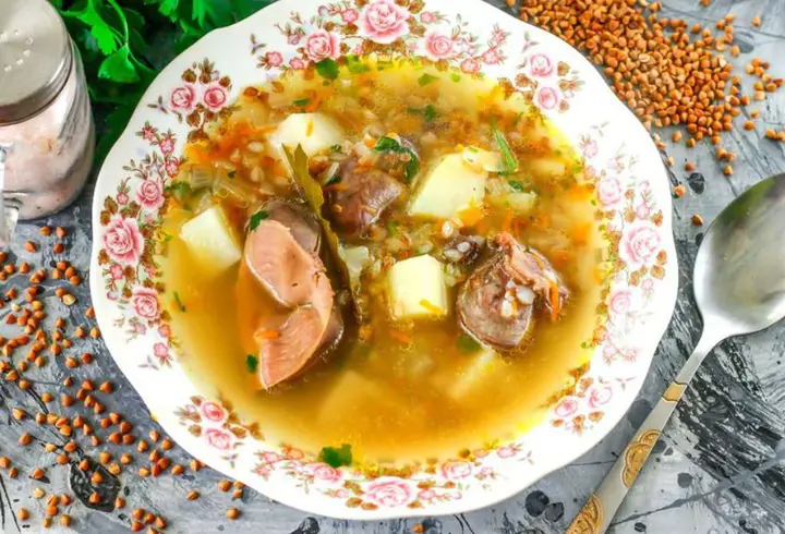 Pizza cu blat de dovlecei. Rețetă simplă și dietetică