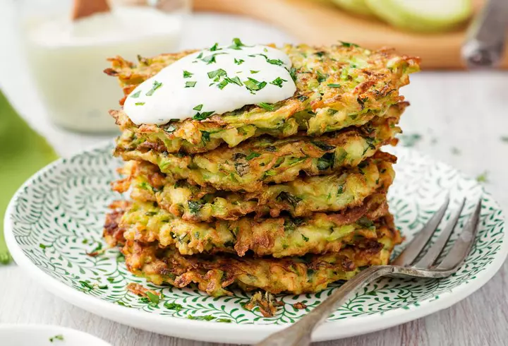 Pizza cu blat de dovlecei. Rețetă simplă și dietetică