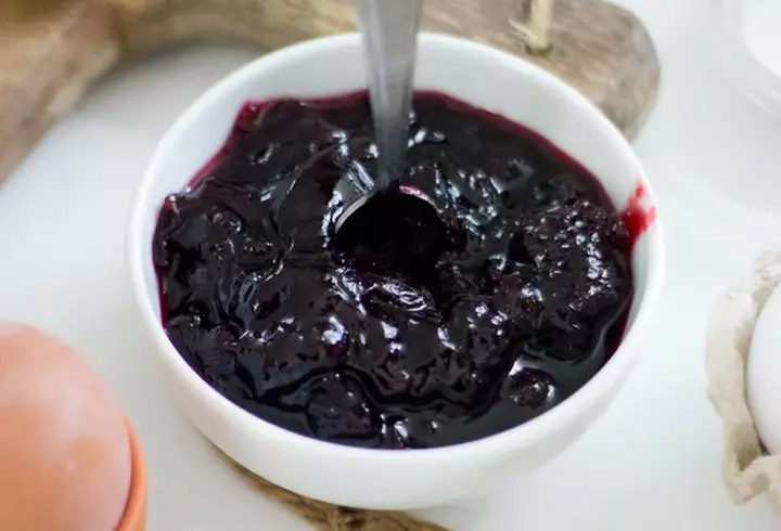 Rețetă de pui indian cu sos de unt și usturoi