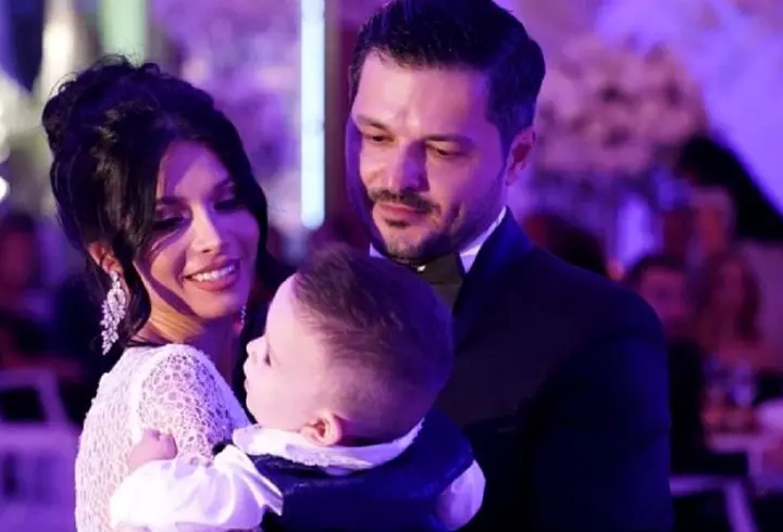 Oana Roman, mărturisiri dureroase despre relația cu tatăl ei: „Nu mai sunt fata lui Petre Roman”