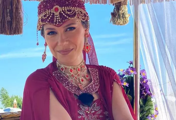 Oana Roman, mărturisiri dureroase despre relația cu tatăl ei: „Nu mai sunt fata lui Petre Roman”