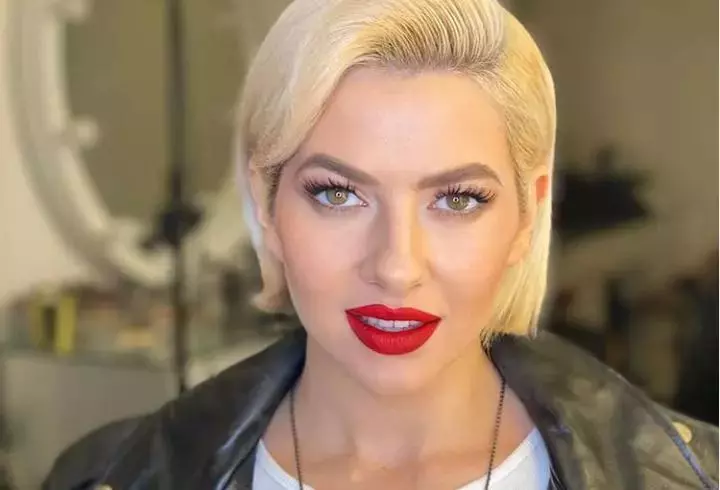 Lily Collins s-a căsătorit. Actrița din Emily in Paris a avut o nuntă de vis