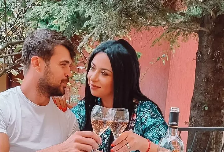 Oana Roman, mărturisiri dureroase despre relația cu tatăl ei: „Nu mai sunt fata lui Petre Roman”