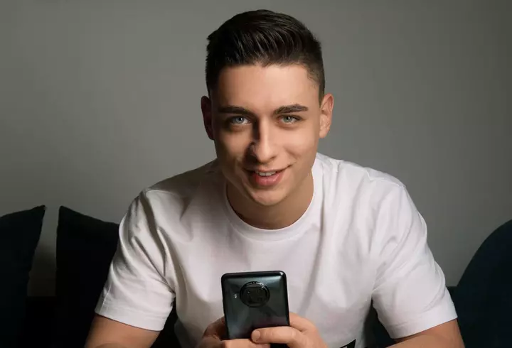 Mihaela Buzărnescu are o relație cu fotbalistul Marco Dulca. Prima imagine cu noul cuplu