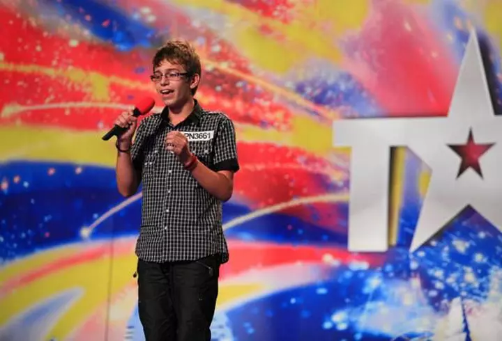 Cum arată Sasha, fiul lui Marcel Pavel. A împlinit 23 de ani și seamănă leit cu tatăl lui