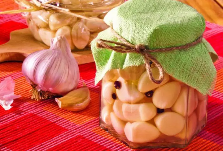 Pizza cu blat de dovlecei. Rețetă simplă și dietetică