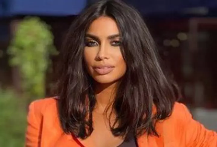 O mai ții minte pe Iulia Frățilă? Cum arată și cu ce se ocupă la 12 ani de când s-a retras de la TV