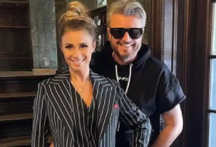 Alec Baldwin a împușcat accidental două persoane pe platoul de filmare. Una dintre ele a murit