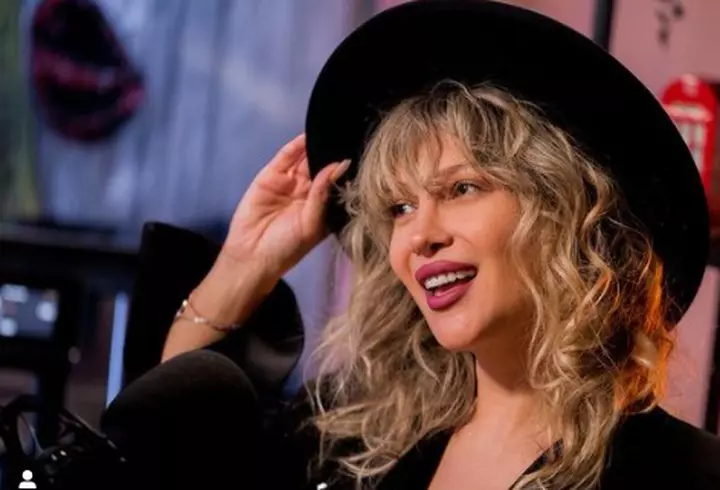 Oana Roman îi ia apărarea tatălui ei, Petre Roman, după ce a fost acuzat că a furat banii publici: „După divorț nu avea casă”