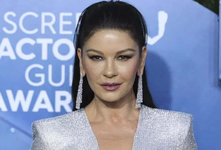 Alec Baldwin a împușcat accidental două persoane pe platoul de filmare. Una dintre ele a murit