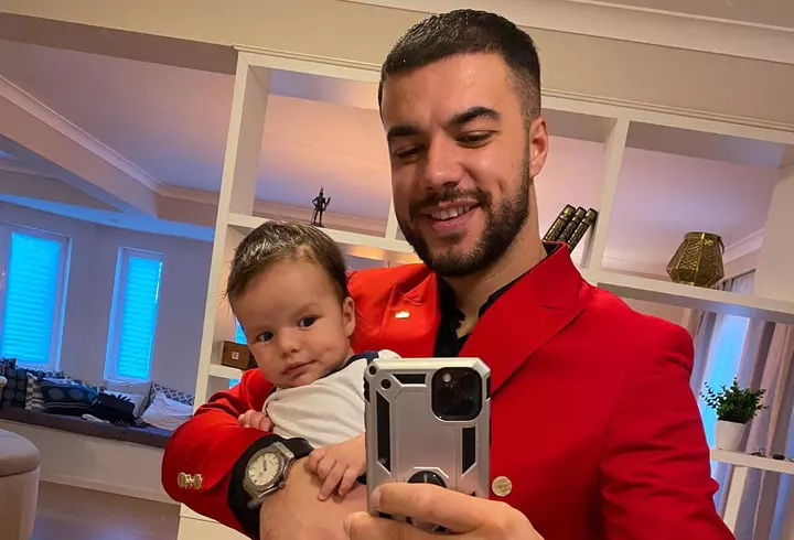 Ce face Anamaria Prodan cu tatuajul de pe spate, în care apare și Reghe. Îl șterge sau nu?