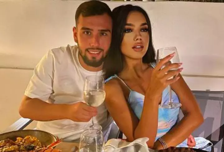 O mai ții minte pe Iulia Frățilă? Cum arată și cu ce se ocupă la 12 ani de când s-a retras de la TV