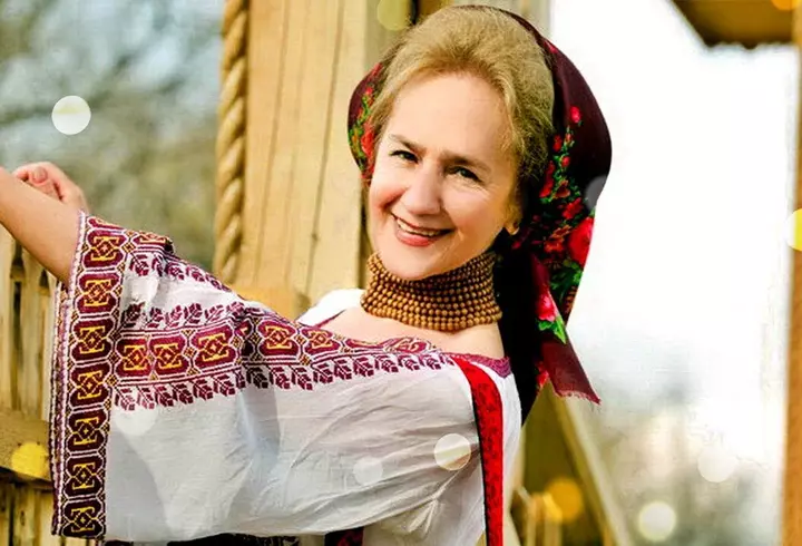 O mai ții minte pe Iulia Frățilă? Cum arată și cu ce se ocupă la 12 ani de când s-a retras de la TV