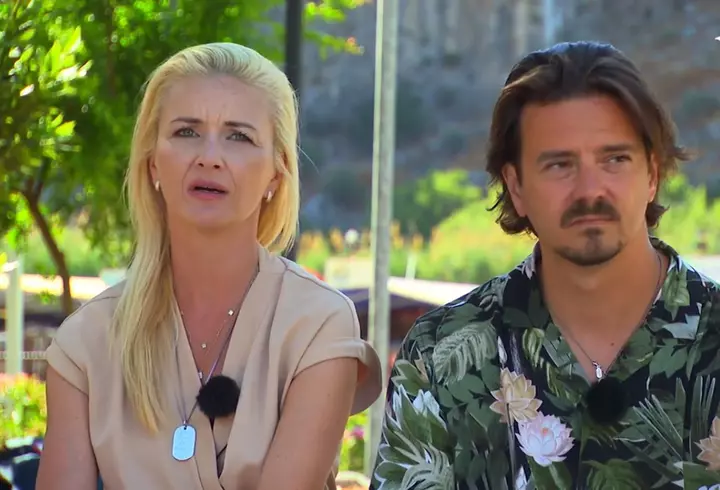 O mai ții minte pe Iulia Frățilă? Cum arată și cu ce se ocupă la 12 ani de când s-a retras de la TV