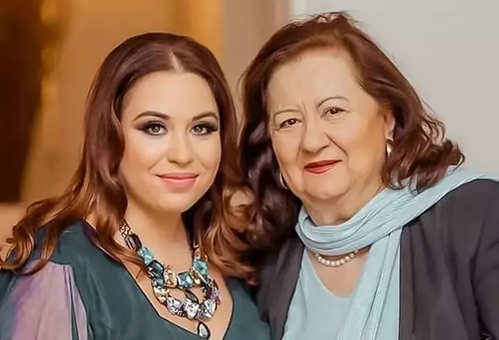 O mai ții minte pe Iulia Frățilă? Cum arată și cu ce se ocupă la 12 ani de când s-a retras de la TV