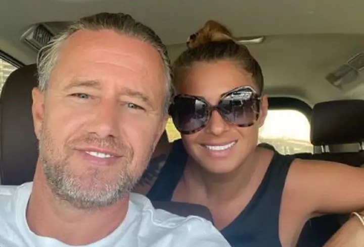 Ce face Anamaria Prodan cu tatuajul de pe spate, în care apare și Reghe. Îl șterge sau nu?