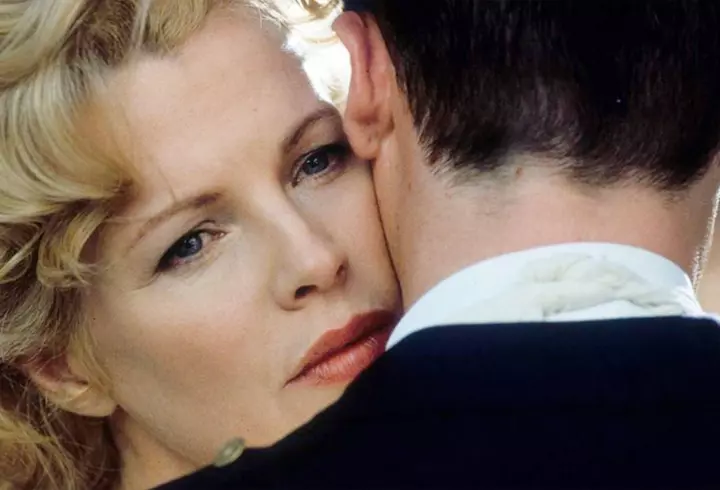 Ce face Anamaria Prodan cu tatuajul de pe spate, în care apare și Reghe. Îl șterge sau nu?