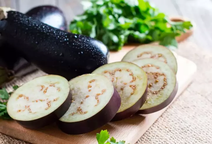 Rețetă de zacuscă țărănească de vinete